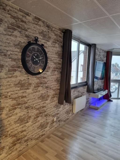 Cosy Loft - Calais Apartment Luaran gambar